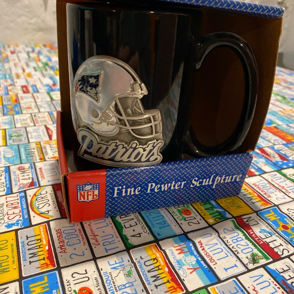 NFL Patriots Black Mug with Silver Helmet Design